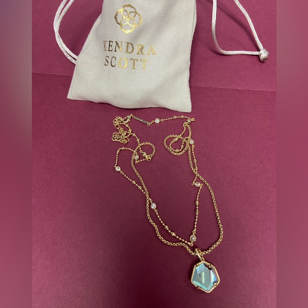Kendra Scott Double layered Gold pendant necklace